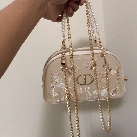 DIOR Mesh Embroidered pouch - Picture 6 of 10